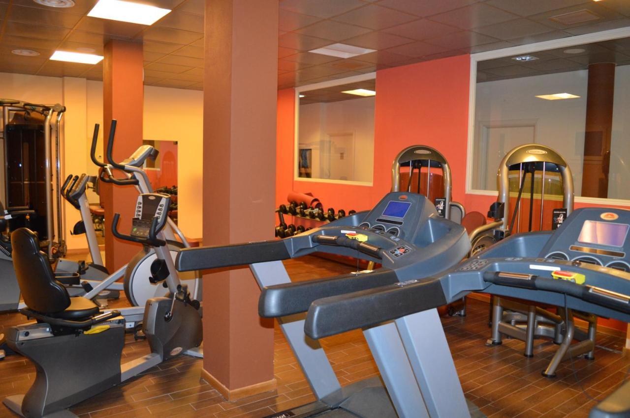 Golf Valcurone Hotel Momperone Kültér fotó